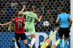 开云APP-包含抢分夺胜，欧洲联赛的激情对决引人注目的词条