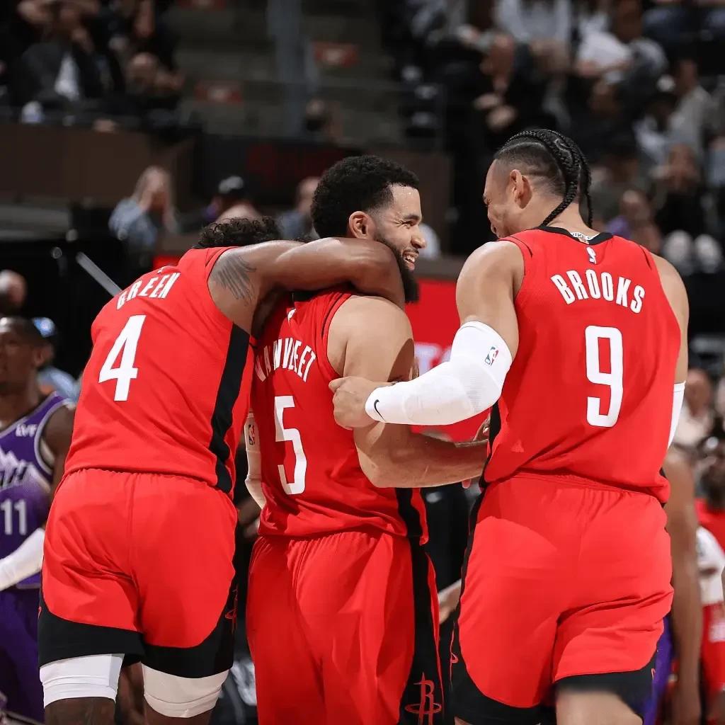 火箭主场击败开拓者,收获五连胜 火箭主场击败开拓者,收获五连胜