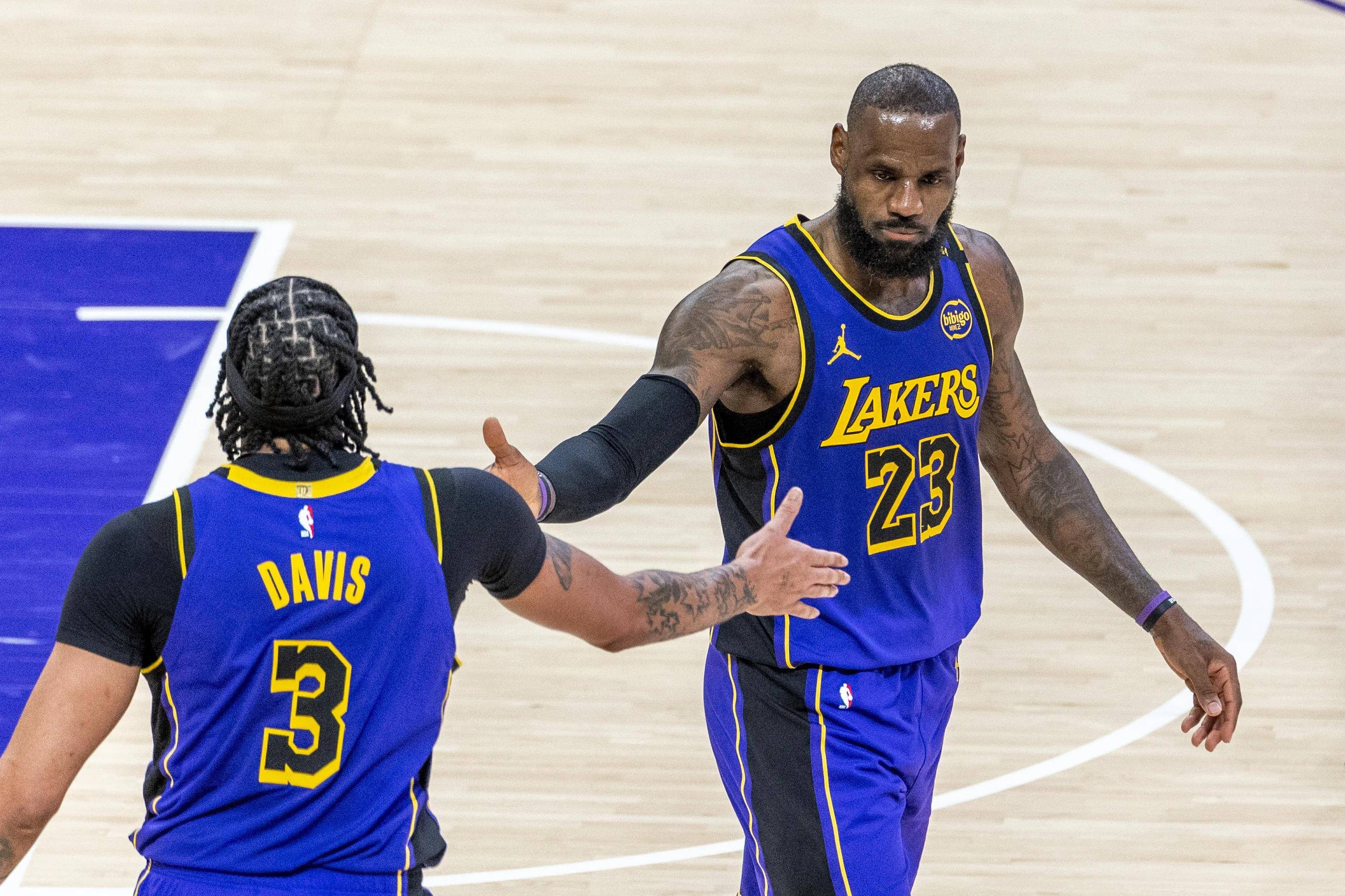 火箭惨败骑士,詹姆斯进攻犀利 火箭惨败骑士,詹姆斯进攻犀利