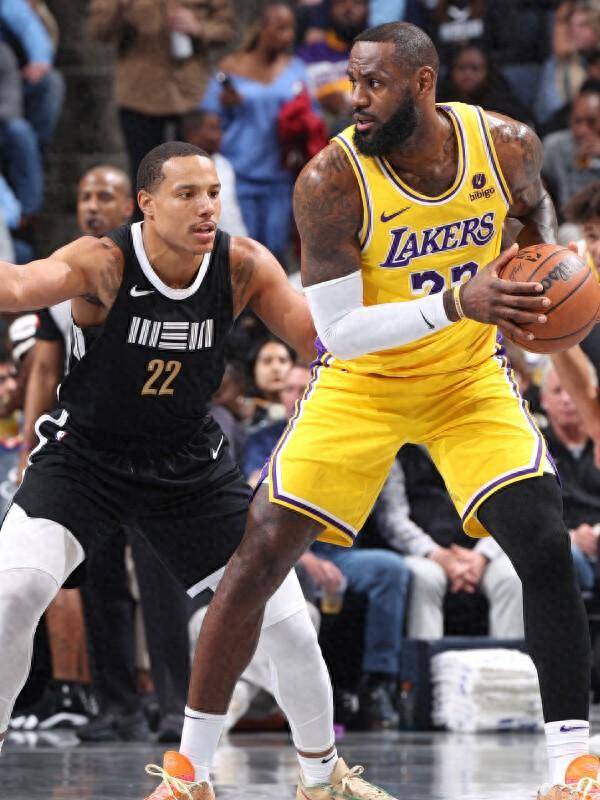 湖人逆转击败灰熊,继续不败 湖人逆转击败灰熊,继续不败