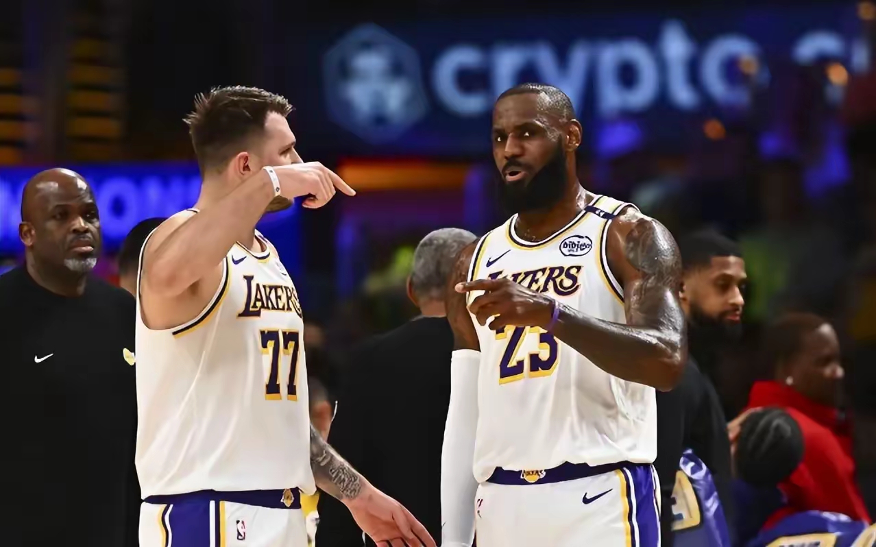 詹姆斯绝杀，湖人胜强敌的简单介绍