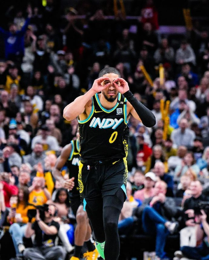 活塞客场大胜鹈鹕，追平战绩的简单介绍